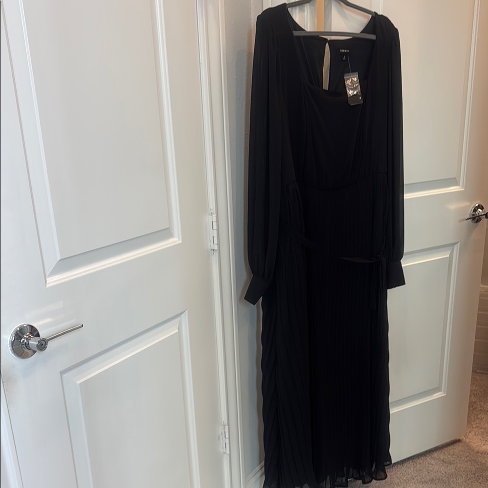 Elegant Black Maxi Dress